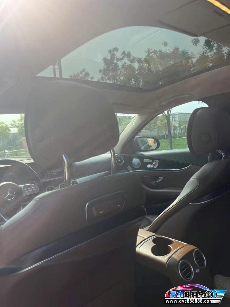 19年奔驰E轿车抵押车出售