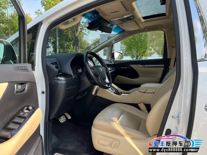 21年丰田埃尔法轿车抵押车出售