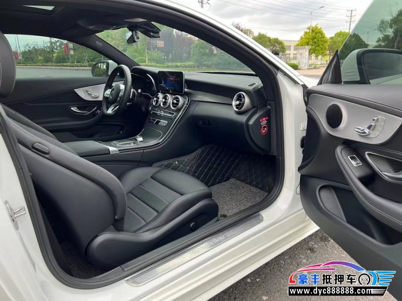 19年奔驰C轿车抵押车出售