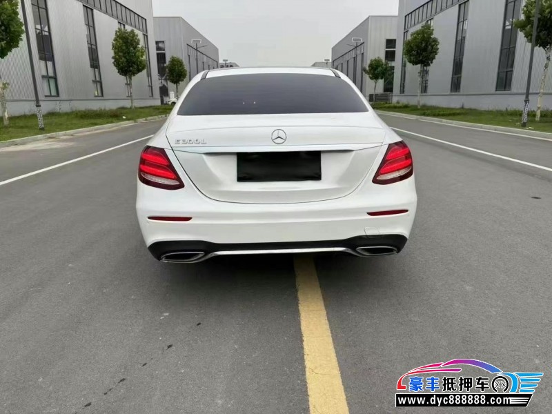 18年奔驰E轿车抵押车出售