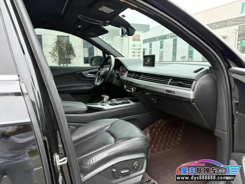 18年奥迪Q7轿车抵押车出售