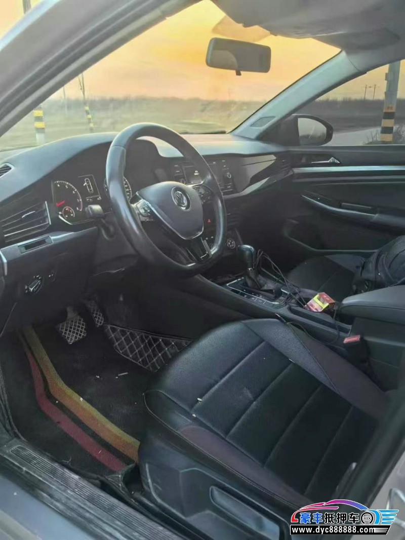 19年大众宝来轿车抵押车出售