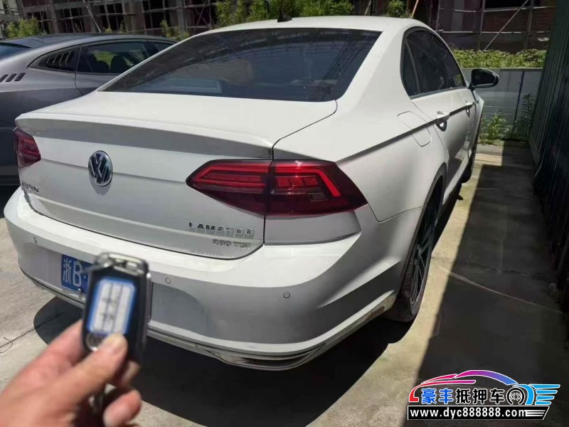 22年大众凌渡轿车抵押车出售