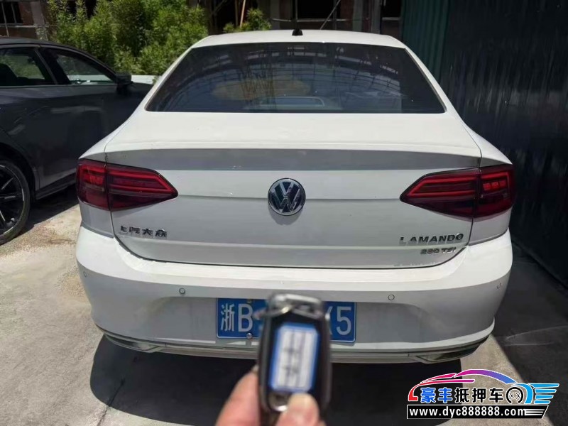 22年大众凌渡轿车抵押车出售