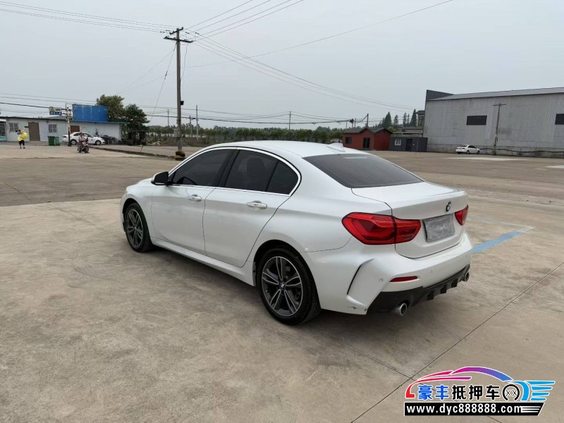 21年宝马1系轿车抵押车出售