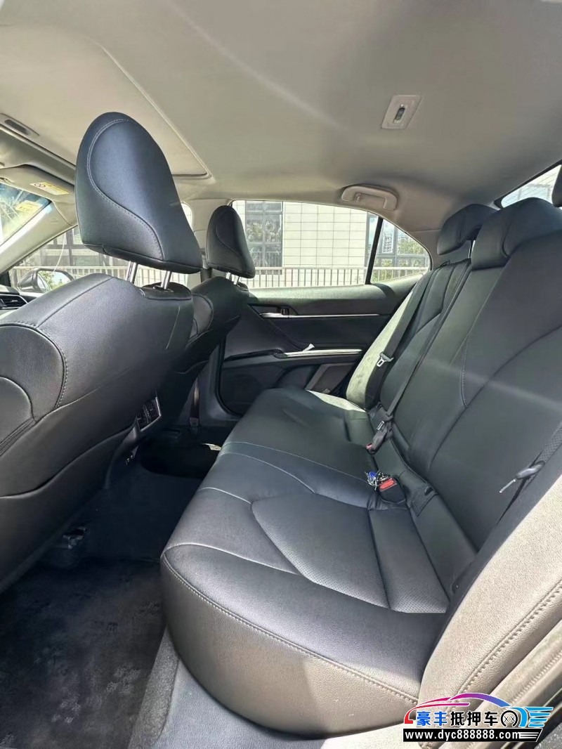 22年丰田凯美瑞轿车抵押车出售