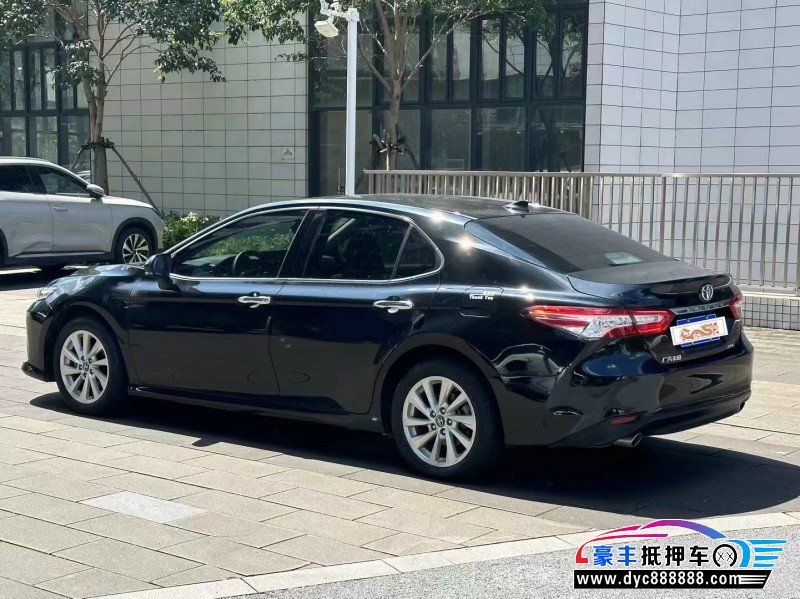 22年丰田凯美瑞轿车抵押车出售