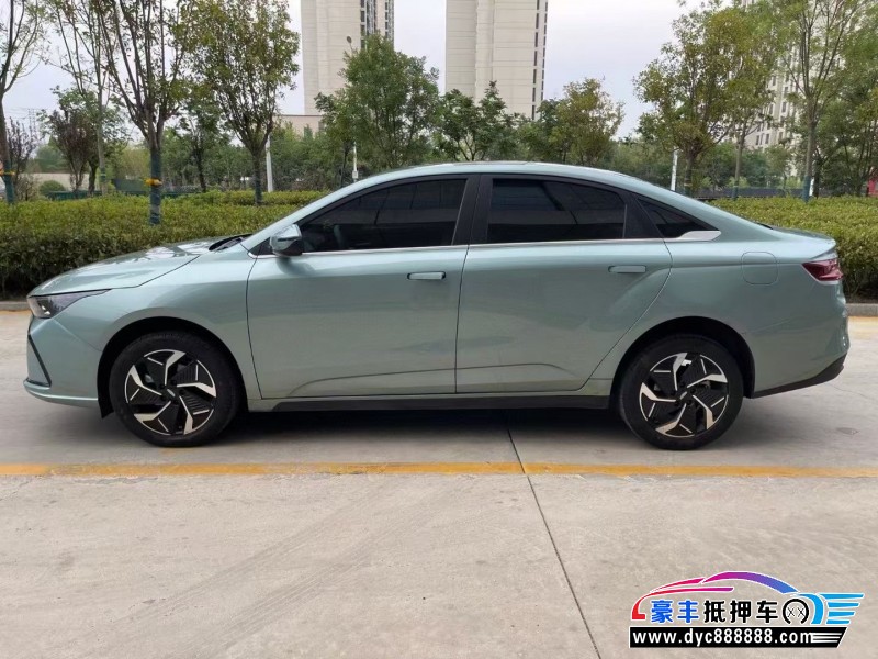 24年吉利几何轿车抵押车出售