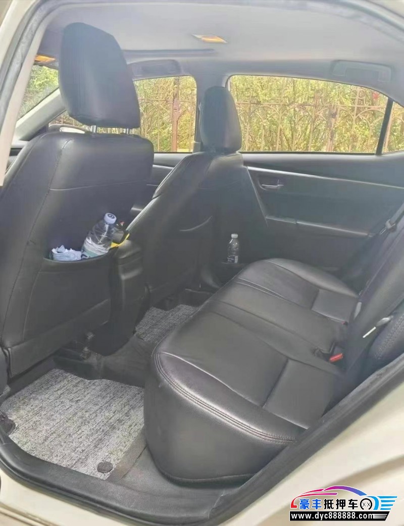 18年丰田雷凌轿车抵押车出售