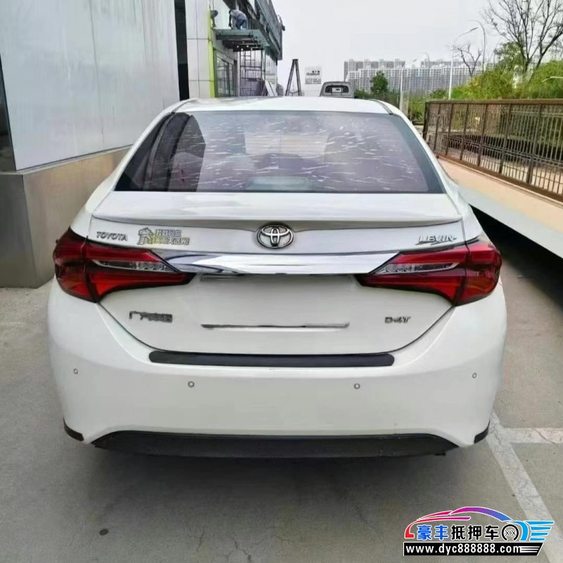 18年丰田雷凌轿车抵押车出售