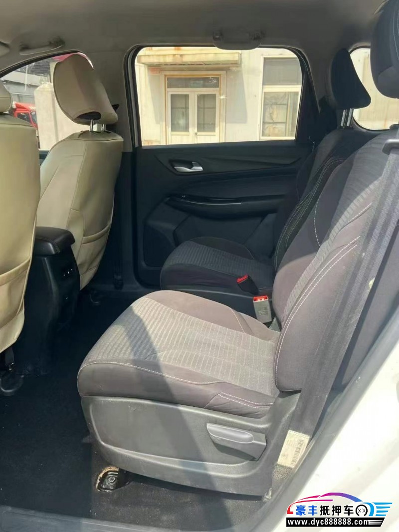 19年宝骏730轿车抵押车出售