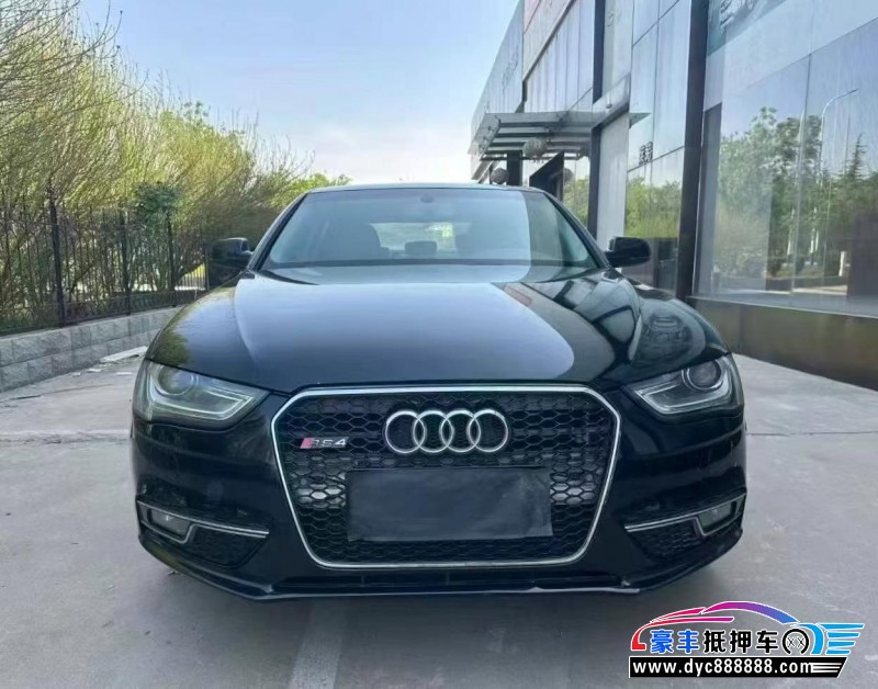 13年奥迪A4轿车抵押车出售