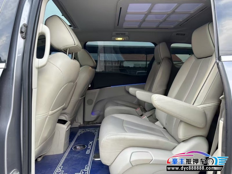 20年别克GL8轿车抵押车出售