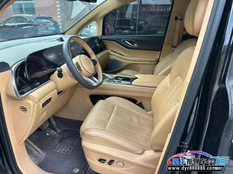 24年岚图梦想家轿车抵押车出售