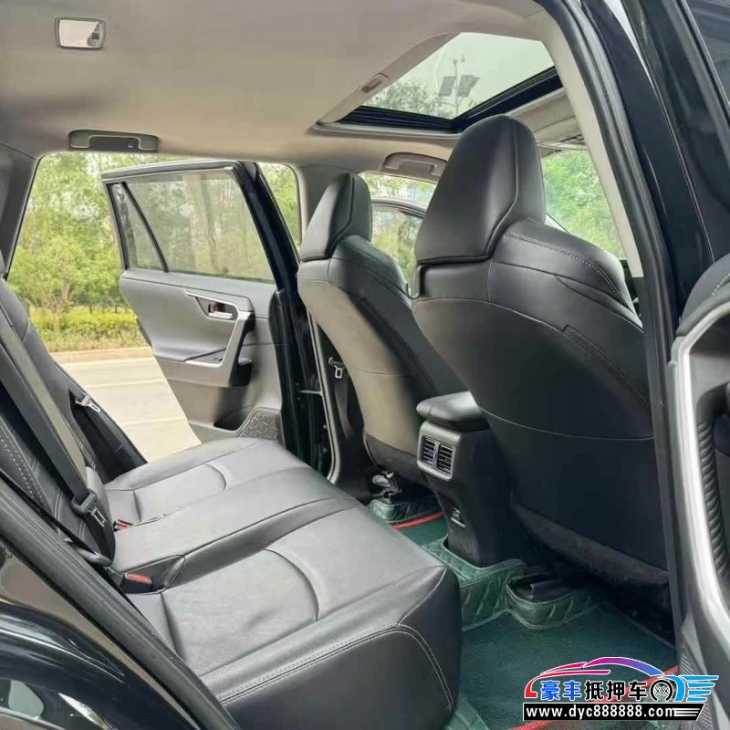 22年丰田威兰达轿车抵押车出售