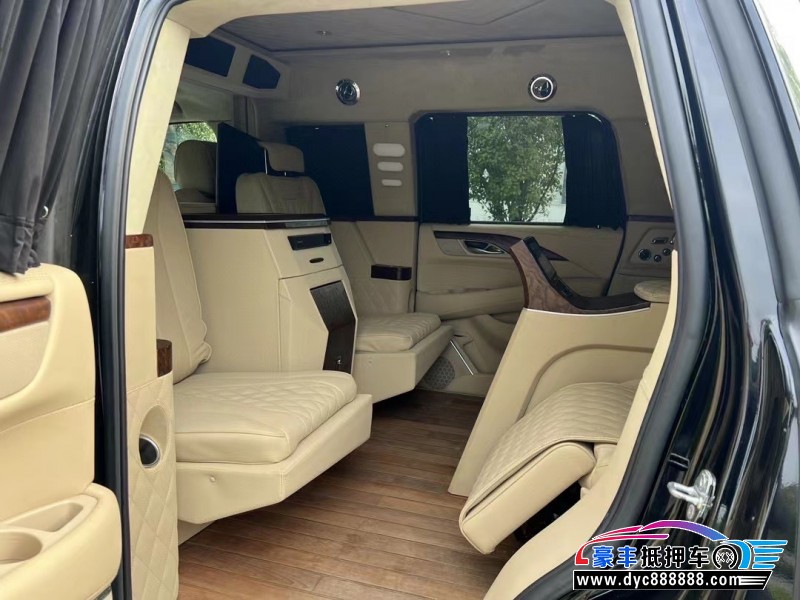 18年凯迪拉克凯雷德轿车抵押车出售