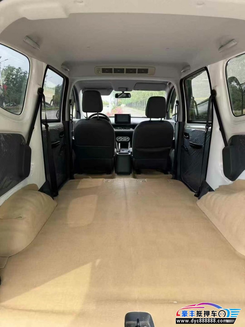 25年五菱汽车五菱宏光轿车抵押车出售