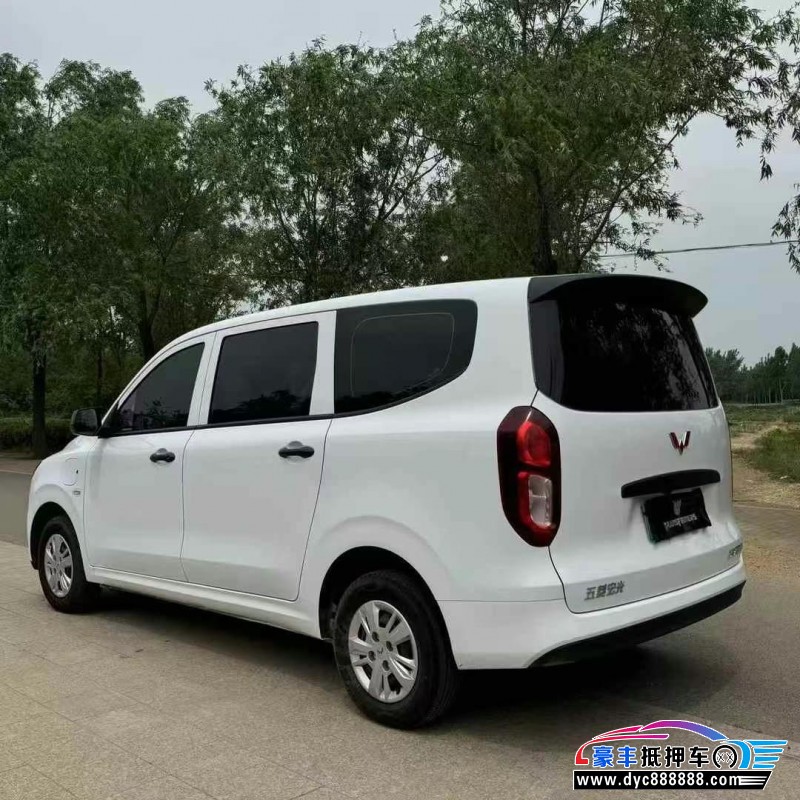 25年五菱汽车五菱宏光轿车抵押车出售