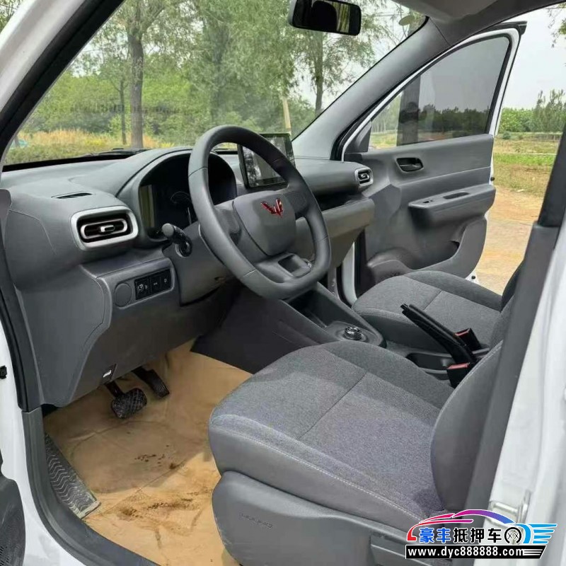 25年五菱汽车五菱宏光轿车抵押车出售