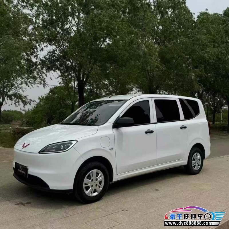 25年五菱汽车五菱宏光轿车抵押车出售