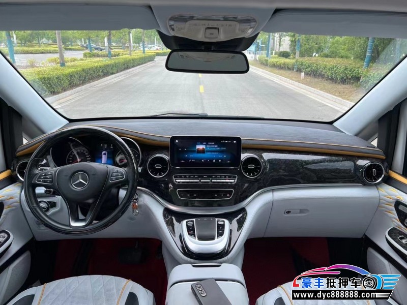 23年奔驰V轿车抵押车出售