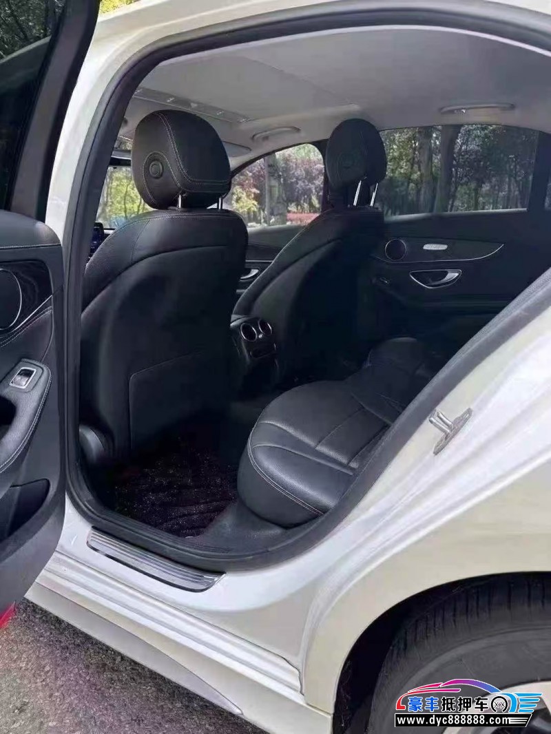 19年奔驰C轿车抵押车出售