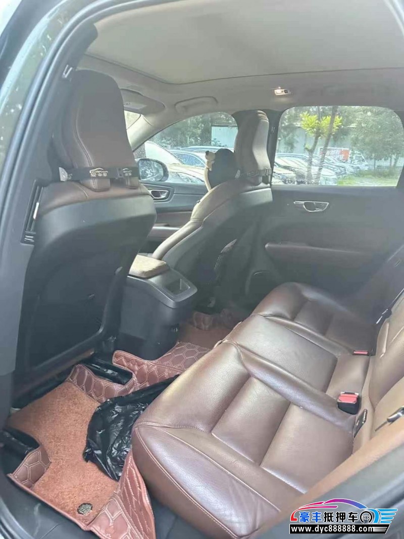 19年沃尔沃XC60轿车抵押车出售