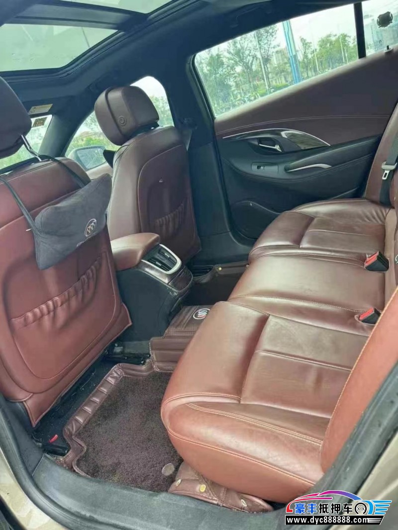 15年别克君越轿车抵押车出售