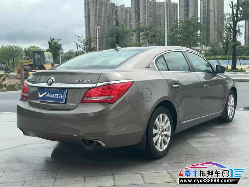 15年别克君越轿车抵押车出售