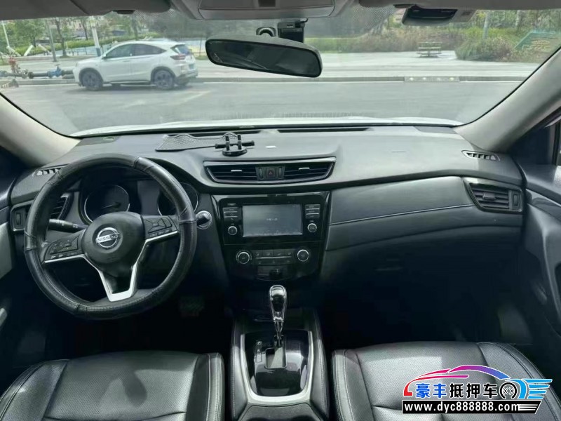 19年日产奇骏轿车抵押车出售