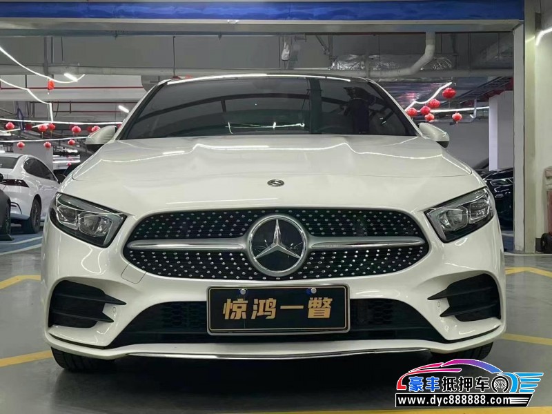 19年奔驰A轿车抵押车出售