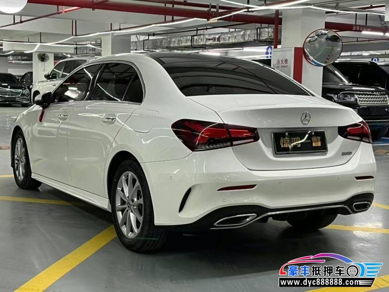 19年奔驰A轿车抵押车出售