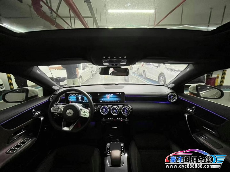 19年奔驰A轿车抵押车出售