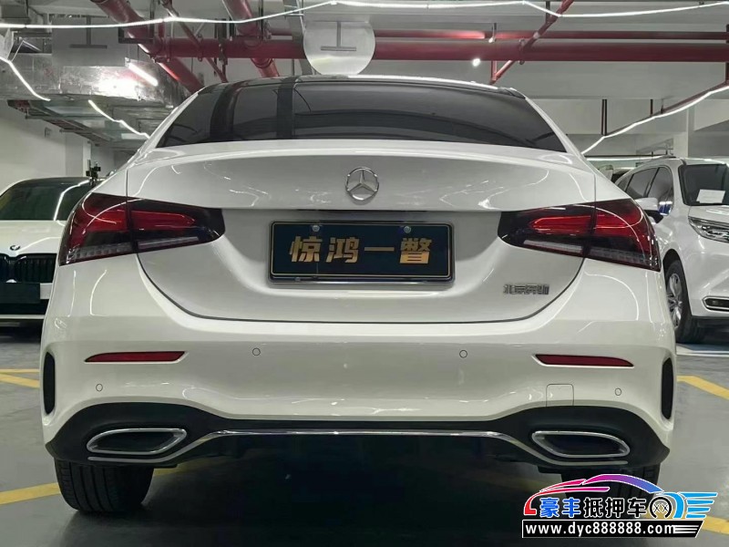 19年奔驰A轿车抵押车出售