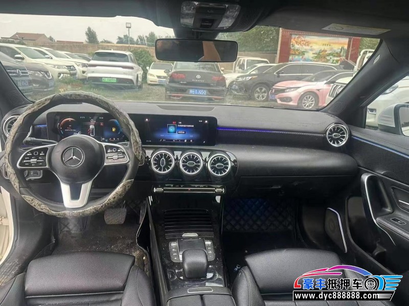 20年奔驰A轿车抵押车出售