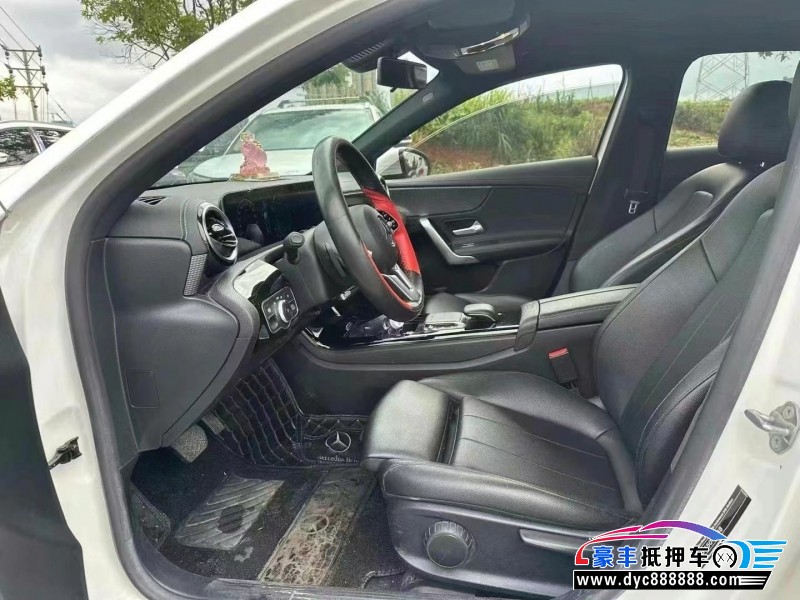 20年奔驰A轿车抵押车出售