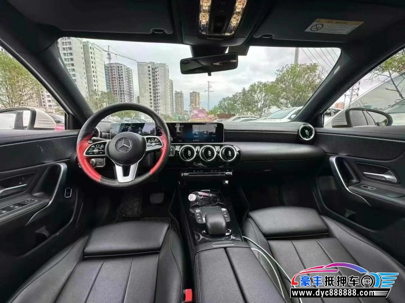 20年奔驰A轿车抵押车出售