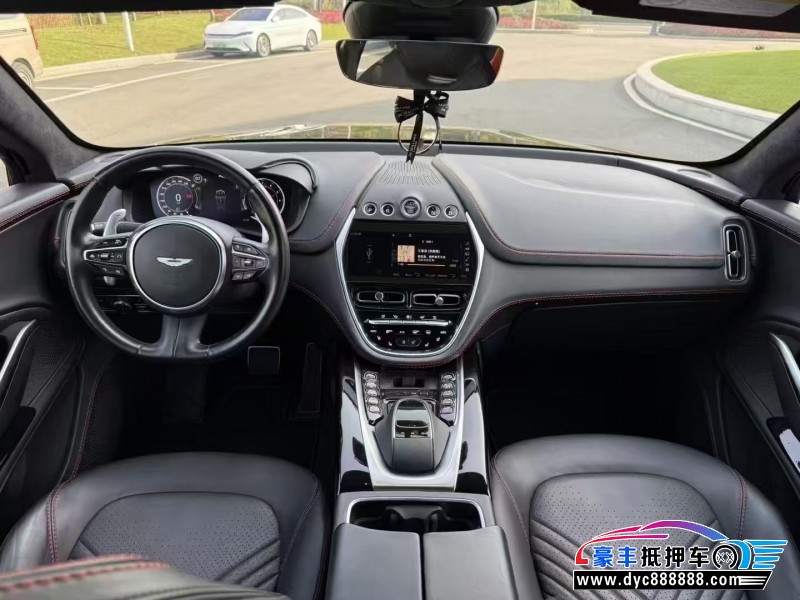 22年阿斯顿·马丁DBX轿车抵押车出售