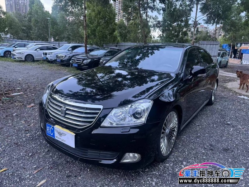 10年丰田皇冠轿车抵押车出售