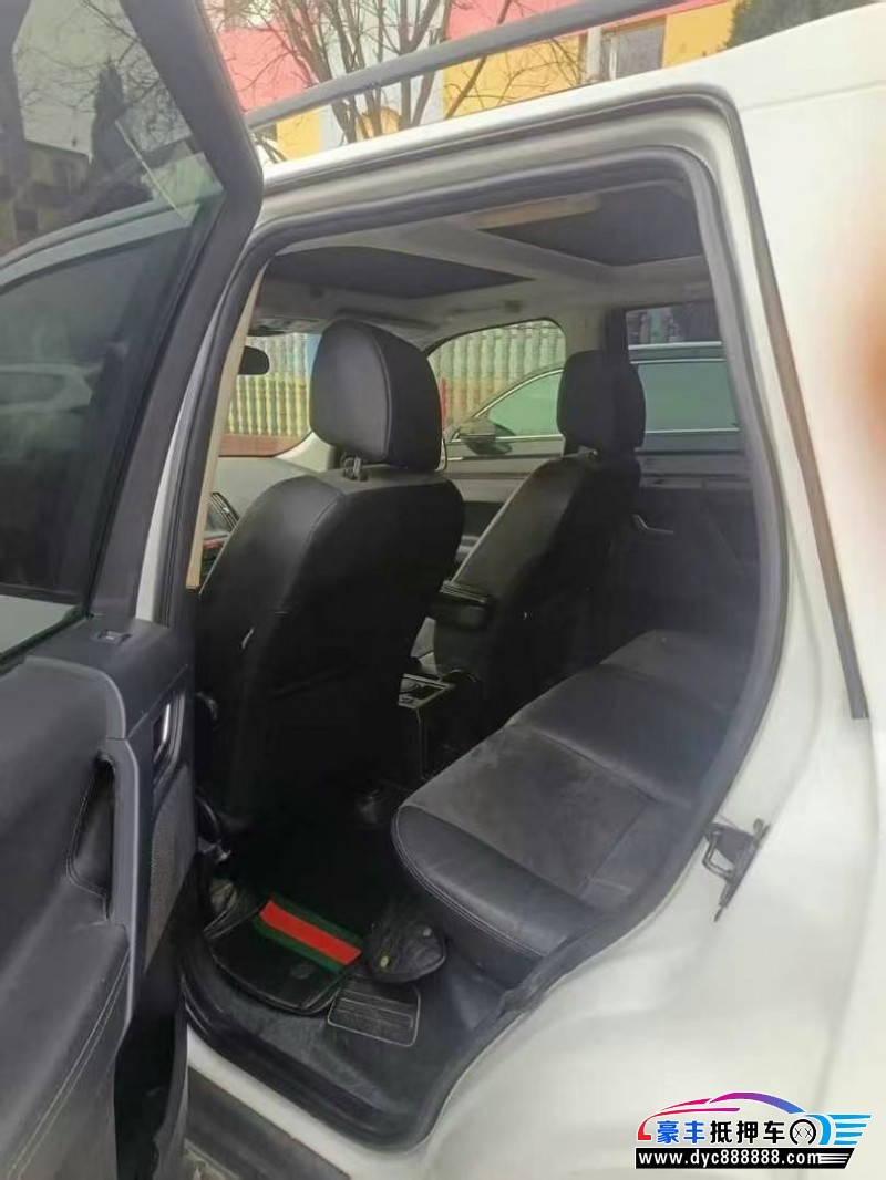 12年路虎神行者2轿车抵押车出售