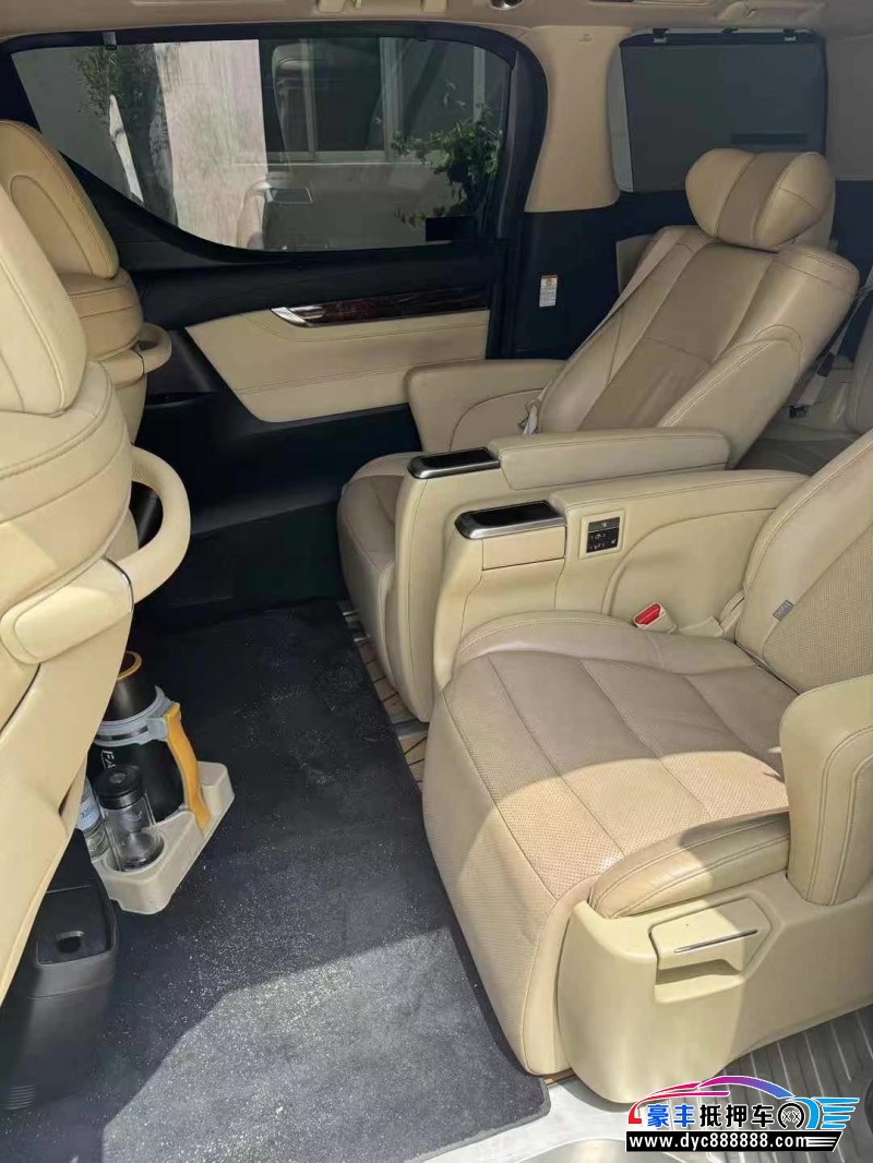 19年丰田埃尔法轿车抵押车出售