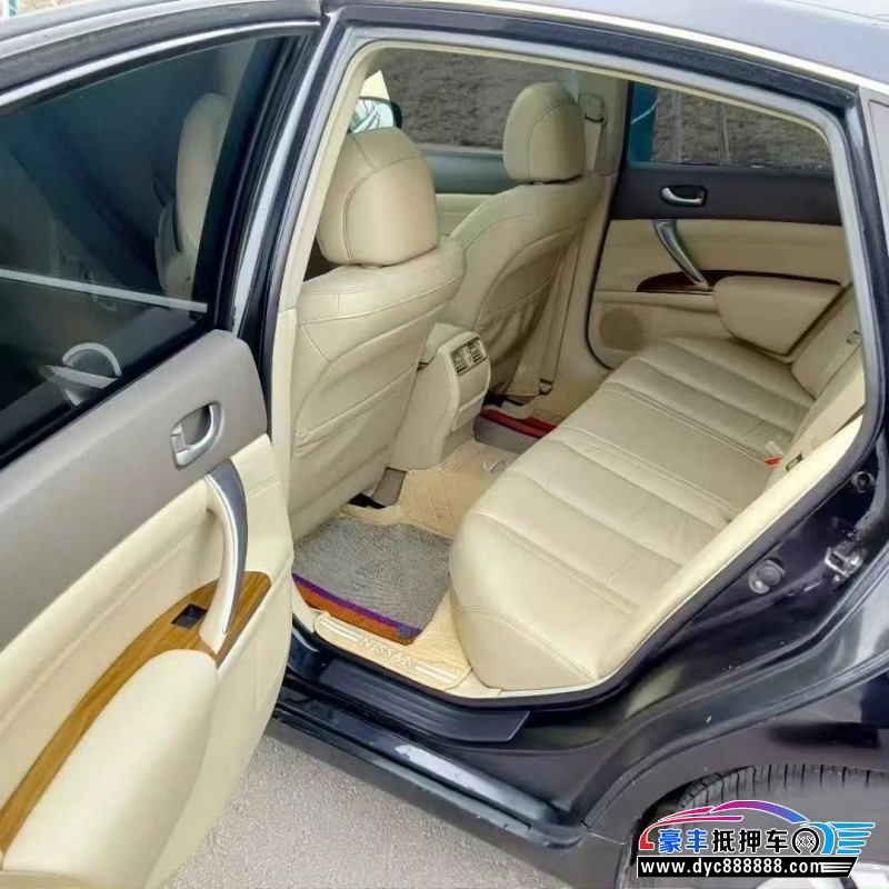 12年日产天籁轿车抵押车出售