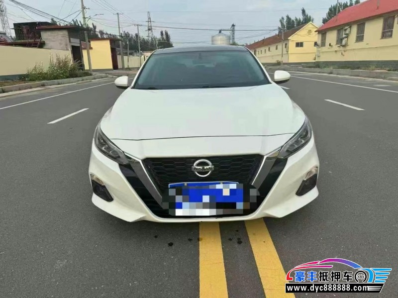 19年日产天籁轿车抵押车出售