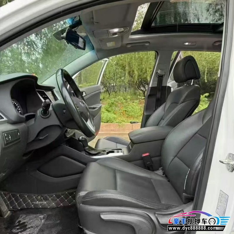 16年现代途胜轿车抵押车出售