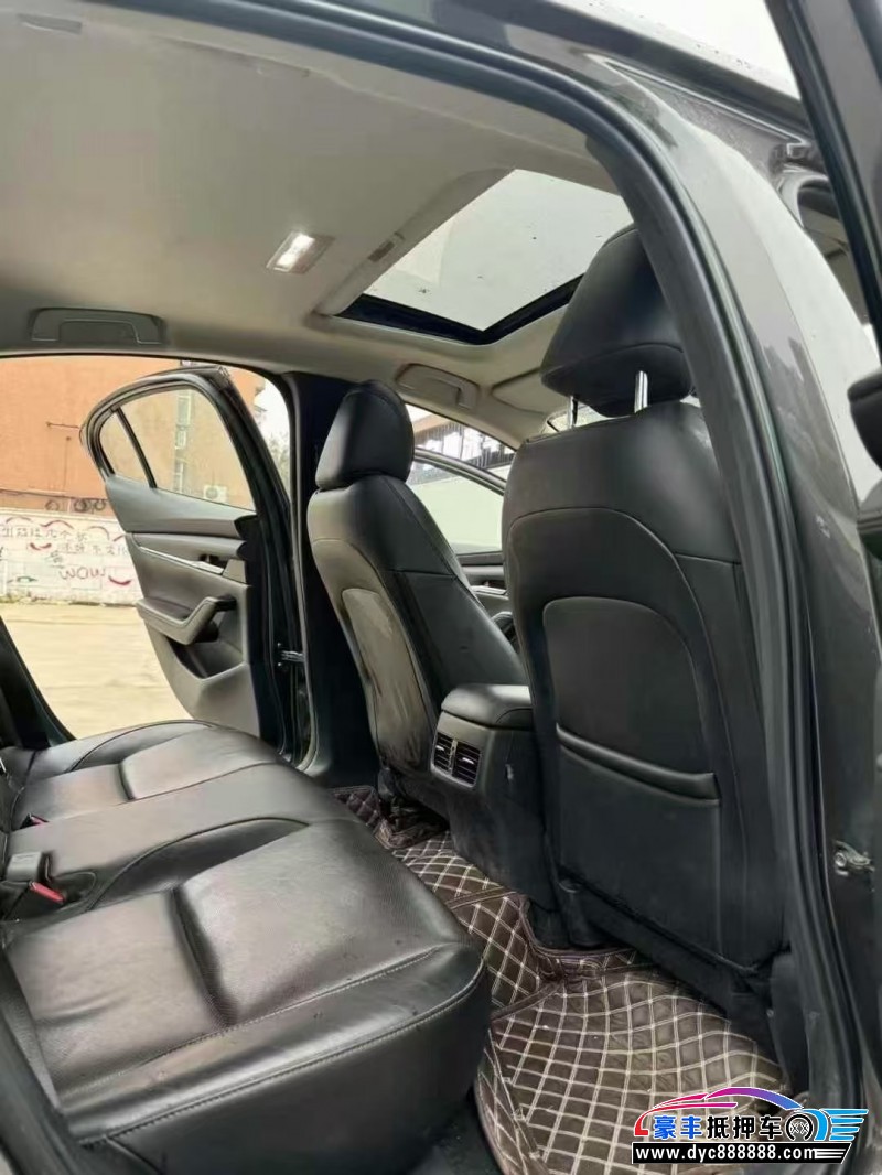 20年马自达3 Axela昂克赛拉轿车抵押车出售