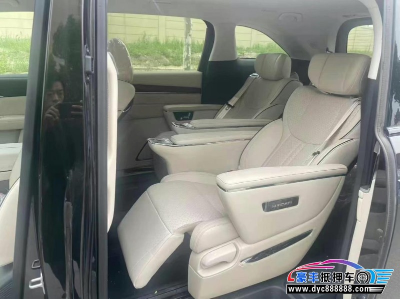 25年合创v09轿车抵押车出售