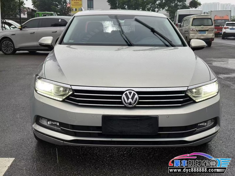 17年大众迈腾轿车抵押车出售