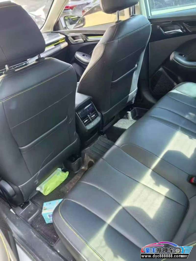 22年荣威i5轿车抵押车出售