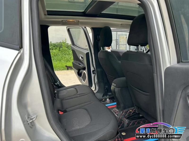 17年Jeep自由侠轿车抵押车出售