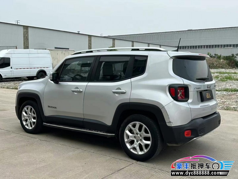 17年Jeep自由侠轿车抵押车出售